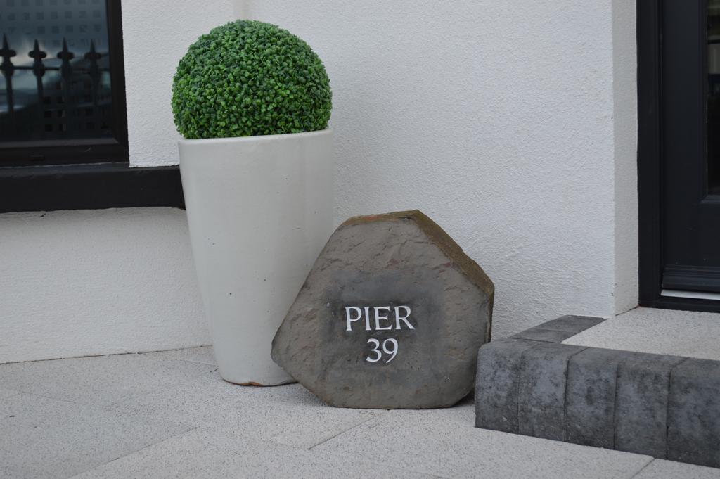 Pier39Portrush Adult Only Bed and Breakfast Buitenkant foto